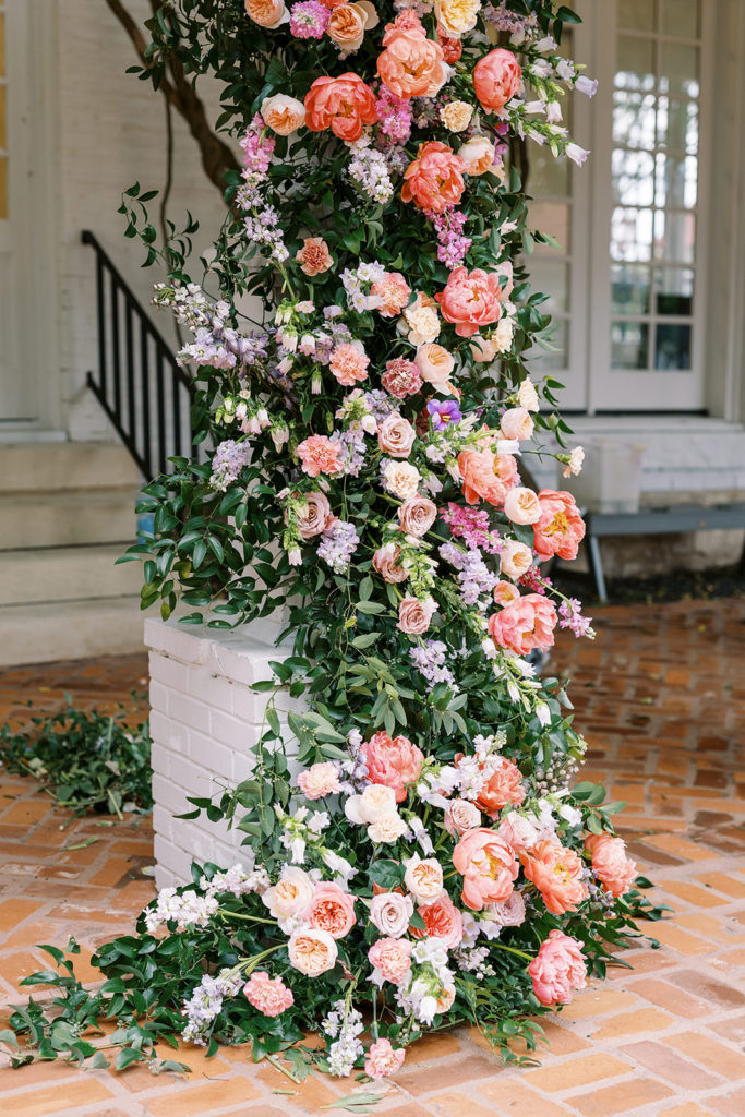 wedding florals for a wedding alter 